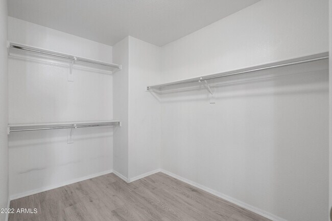 Building Photo - 1838 W Brookwood Ct