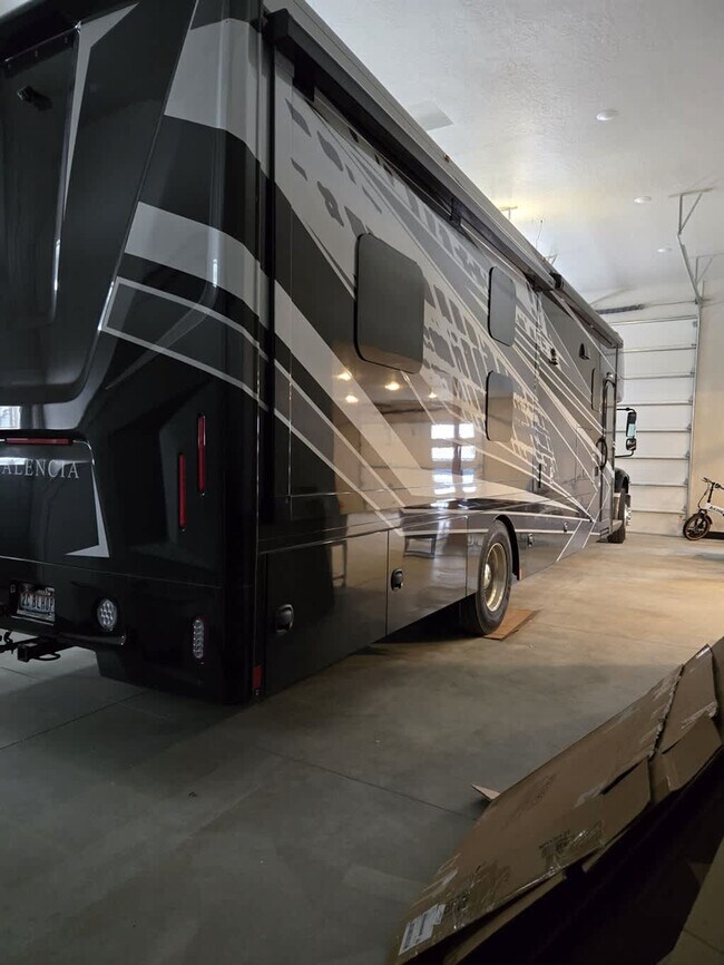 Building Photo - 303 CM Rdg Ln