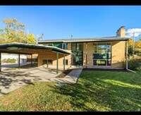 Building Photo - 2036 Highland View Cir