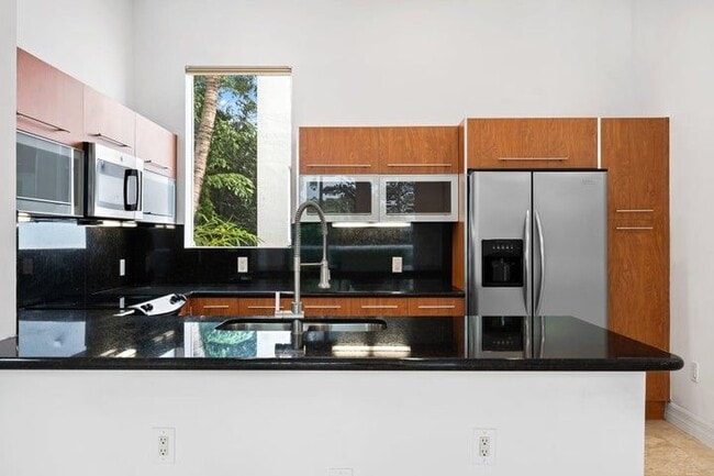 Building Photo - 775 NE 4th Ave