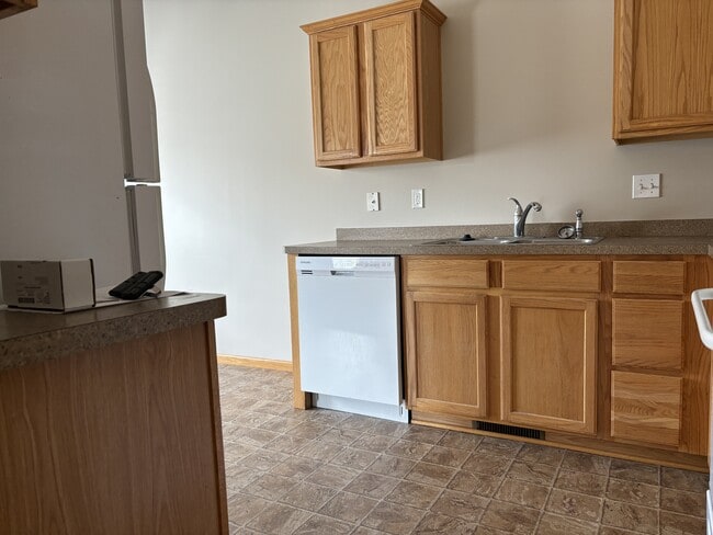 Building Photo - 1349 Willow Trail