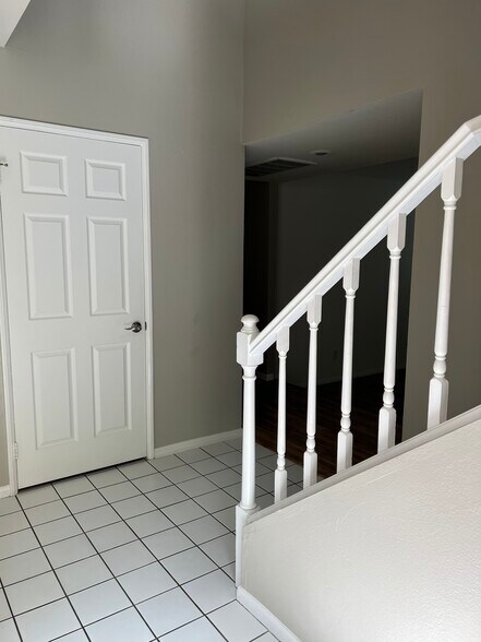 Building Photo - 4344 Willow Glen St