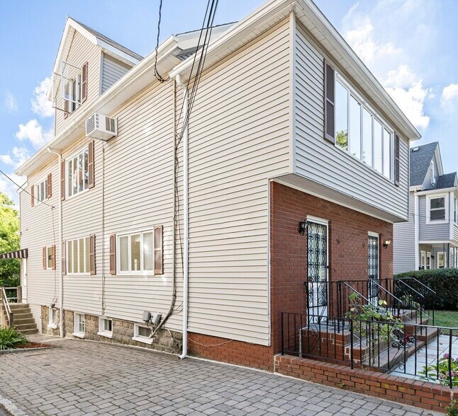 Building Photo - 38 Fairmount Ave
