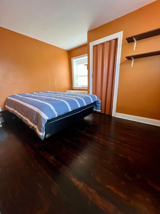 Building Photo - Gorgeous 5-Bedroom Single Family Home in Upper Darby! Available NOW!