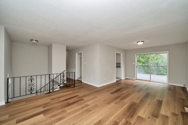 Building Photo - Now Leasing! 4-Bedroom Home with Modern Features & Great Layout