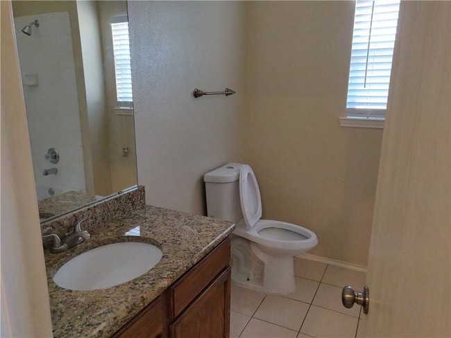 Building Photo - 6629 Scottsdale Way