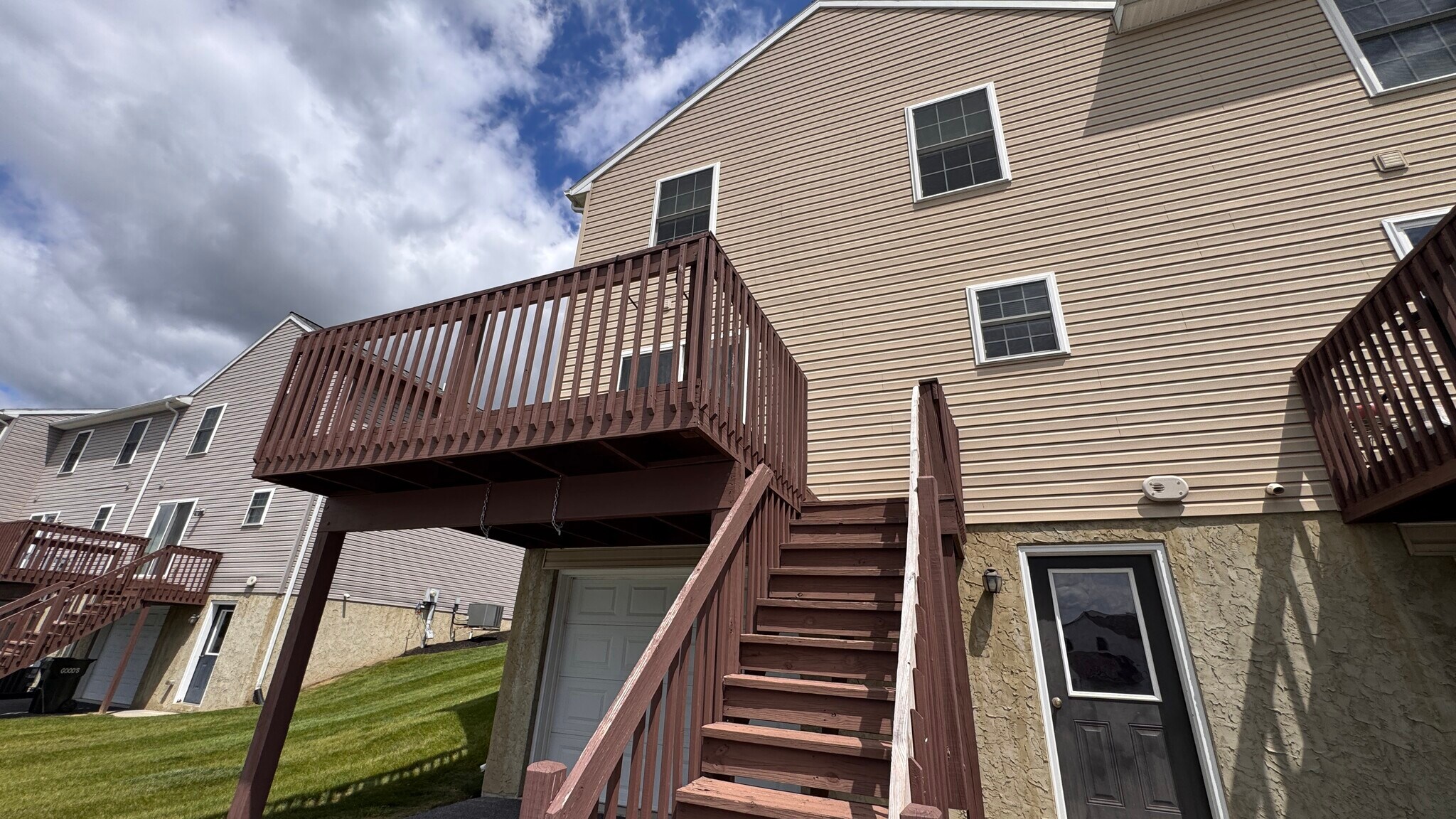 Building Photo - 250 Limestone Dr