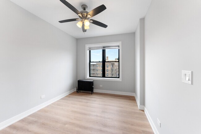 Building Photo - 1546 W Jonquil Terrace