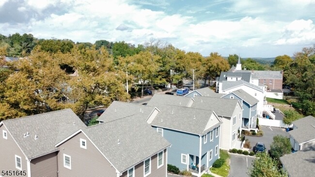 Building Photo - 156 Broad St