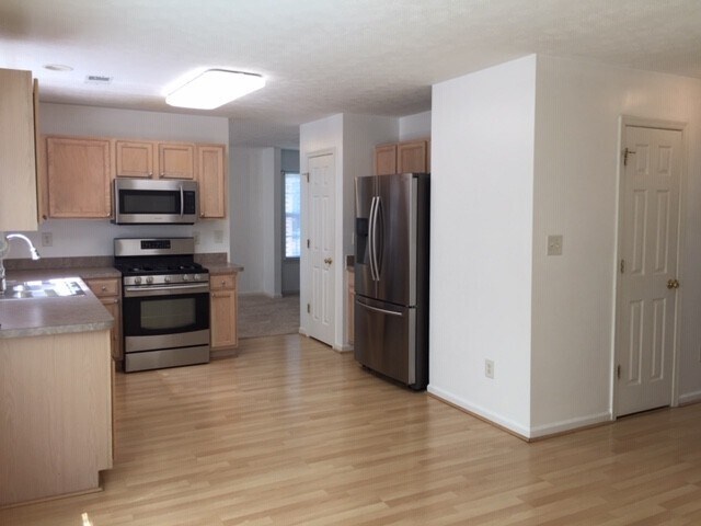 Building Photo - Single-Family home in the Springhill neighborhood off News Road in Williamsburg!