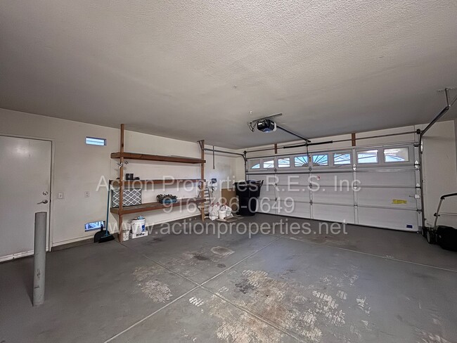 Building Photo - Single Story in Sun City 55+ Community - Access to all Amenities Included - Low Maintenance Yards!