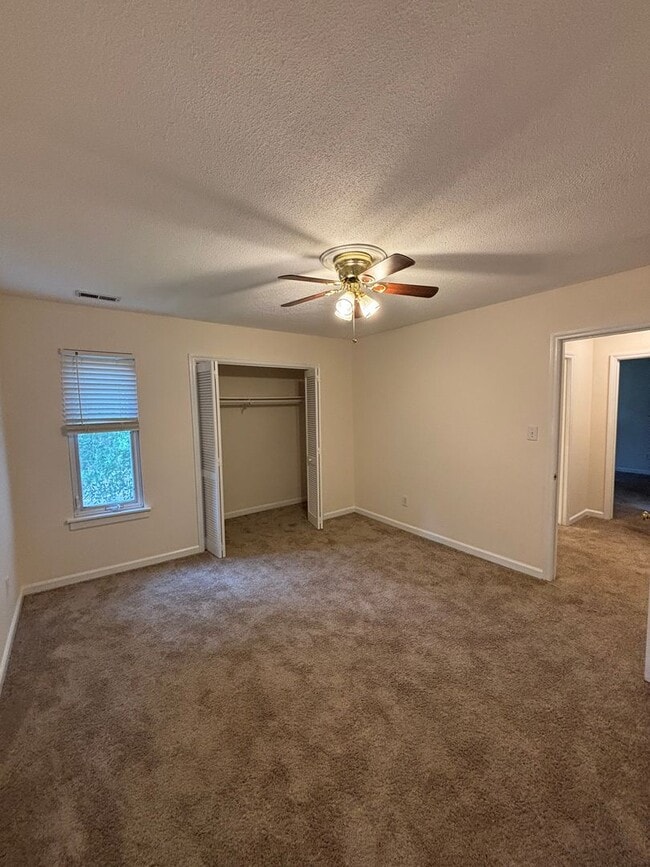 Building Photo - One Month Free **Limited Time**Prime Location