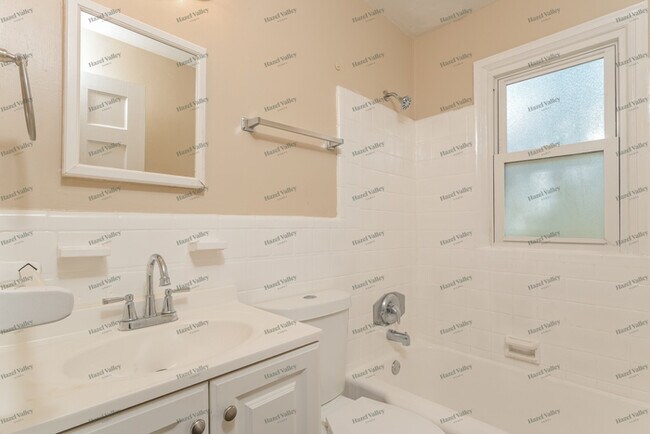 Building Photo - 1240 Kilgore Dr