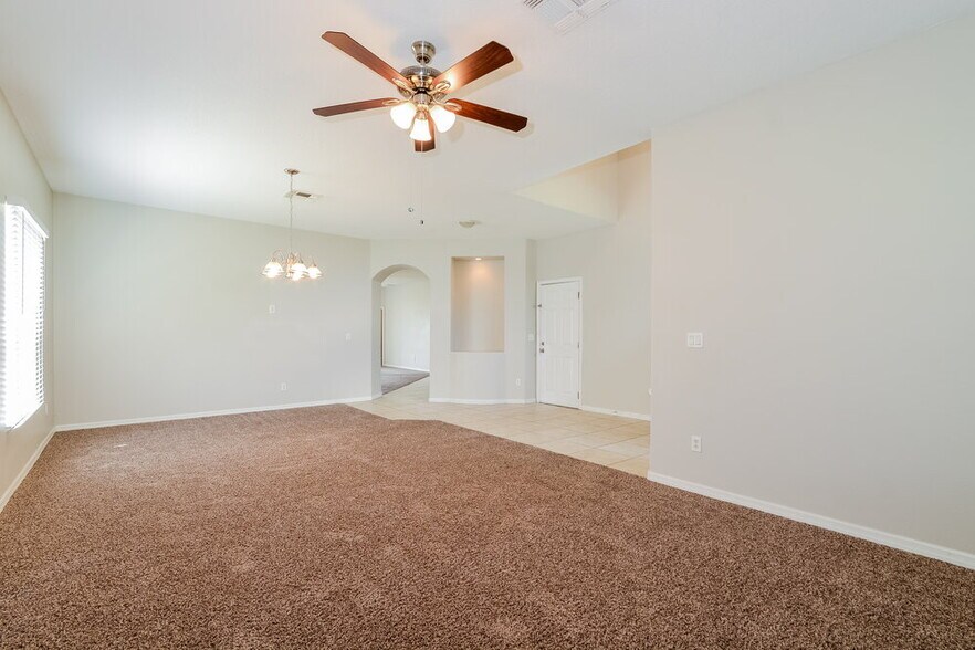 Building Photo - 184 Aurelia Ct