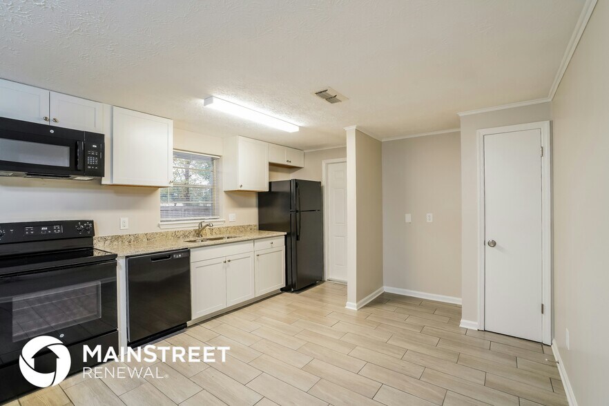 Building Photo - 960 Dostie Cir