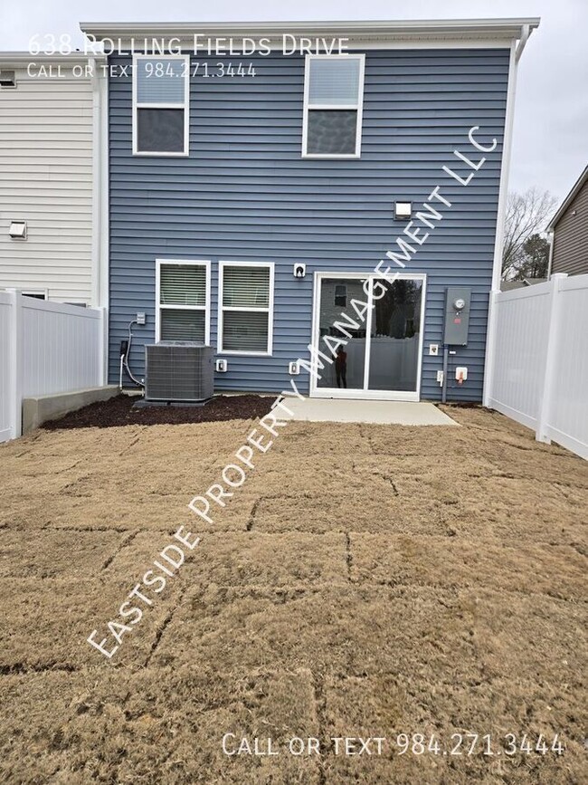 Building Photo - Brand-New town house backed with fence! St...