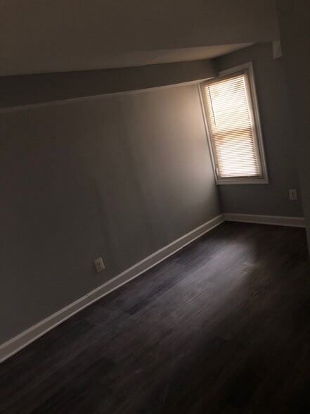 Building Photo - 3832 Cottage Ave