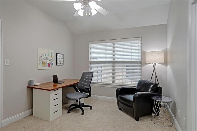 Building Photo - 6010 La Vista Dr