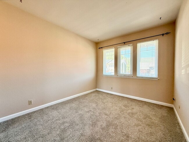 Building Photo - 1163 Grand Teton Dr