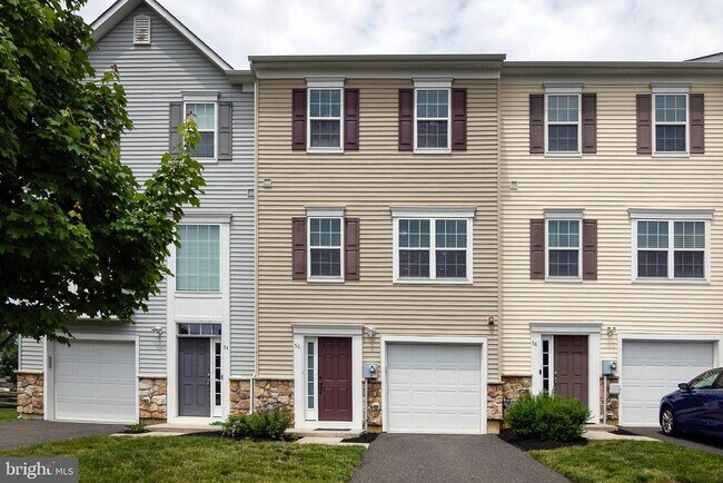 Building Photo - 56 Iron Gate Rd