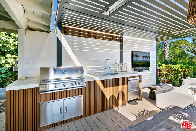 Building Photo - 26887 Sea Vista Dr