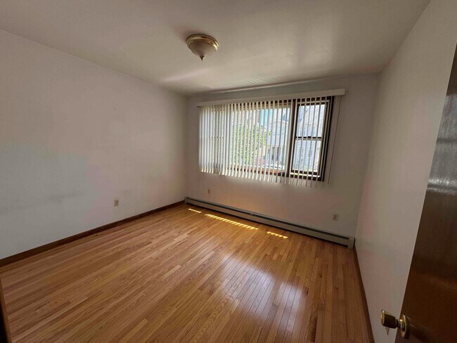 Building Photo - 171 Highland Ave