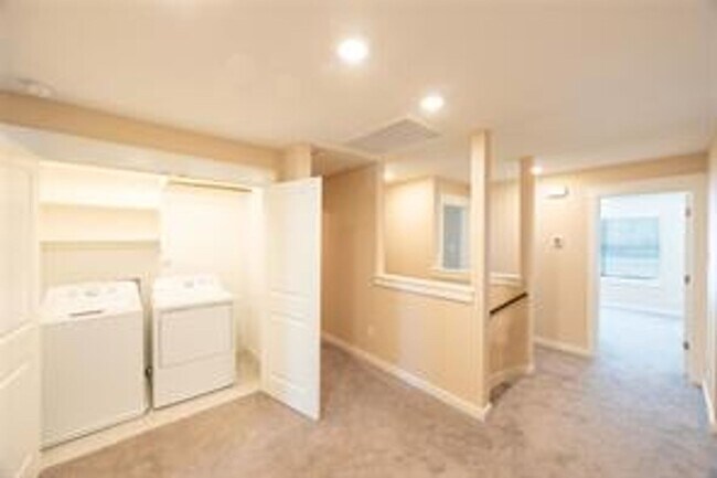 Building Photo - Spacious Condominium