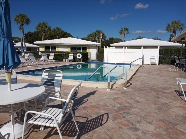 Building Photo - 3900 Roxane Blvd