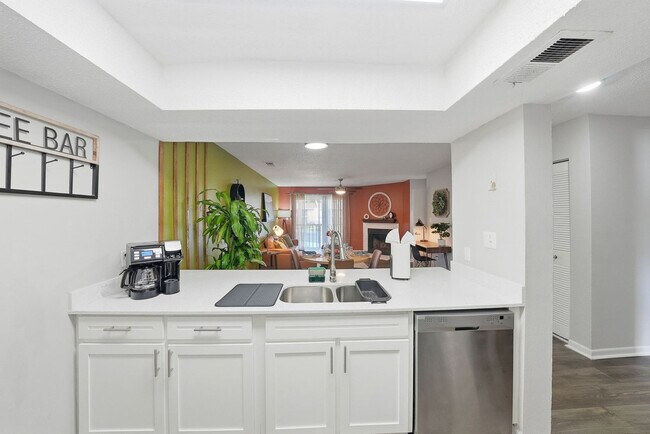 Building Photo - 8307 Royal Sand Cir