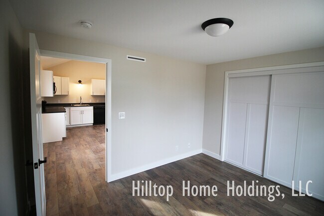 Building Photo - 27 Hilltop Rd