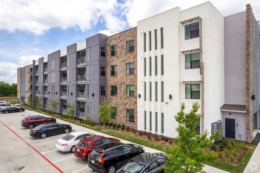 Huntington Chimney Rock 16520 Chimney Rock Rd Houston TX 77053