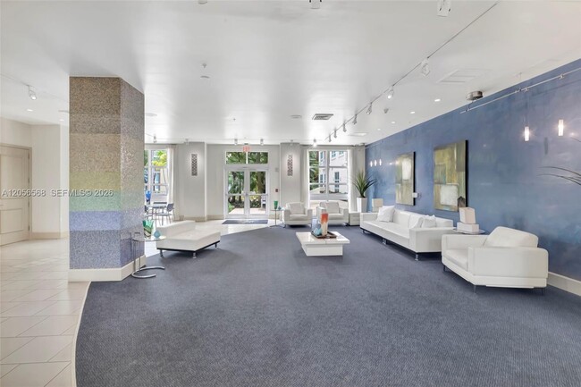 Building Photo - 2000 N Bayshore Dr