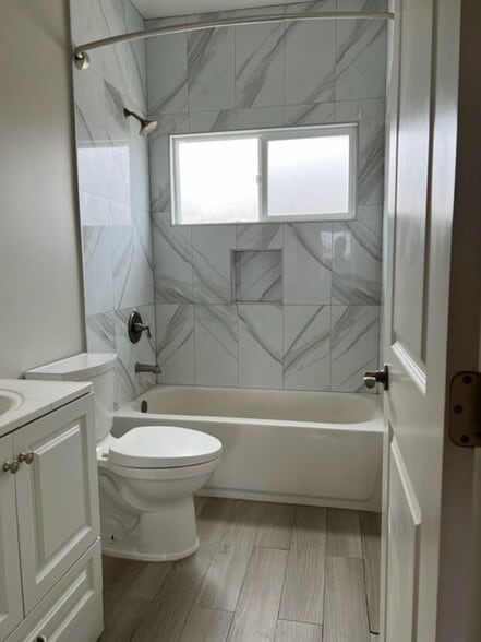 Building Photo - 14896 Van Buren St