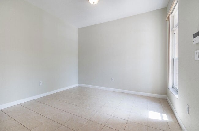 Building Photo - 12863 SW 134th Terrace