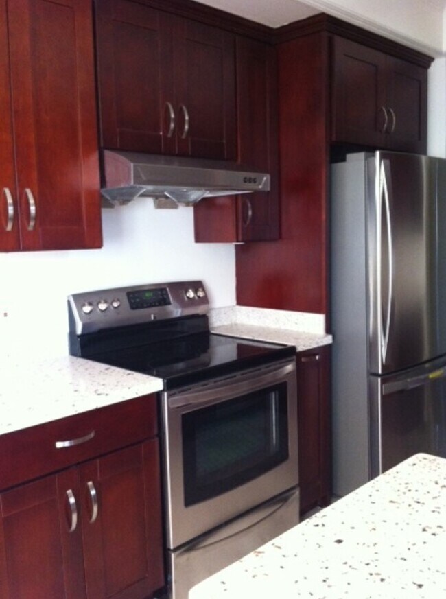 Building Photo - 3202 Isadora Dr