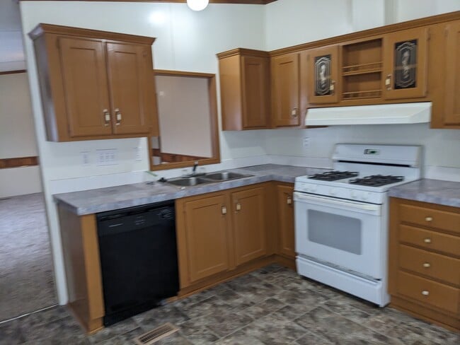 Building Photo - 2611 W Oxberry St