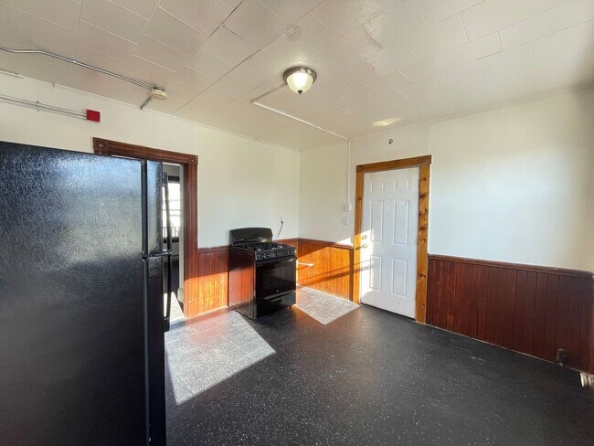 Building Photo - 457 Beech St