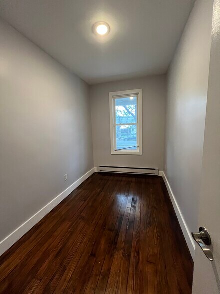 Building Photo - 482 Kennedy Blvd