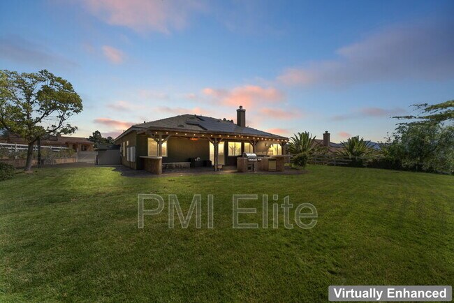 Building Photo - 34677 Desert Rd