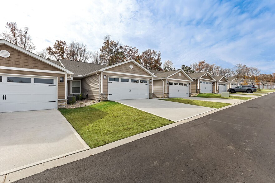 Building Photo - Redwood Kannapolis Davidson