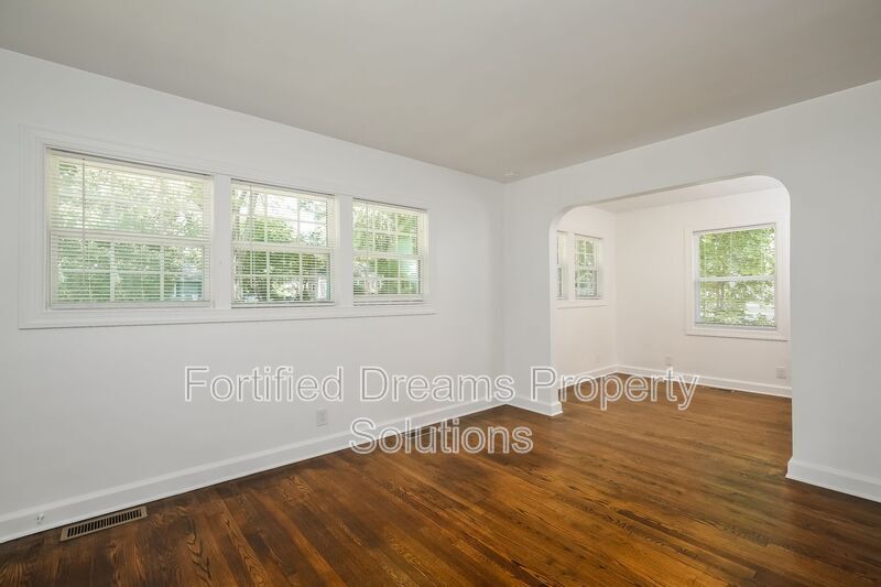 Building Photo - 2513 Timber Ln