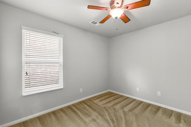 Building Photo - 15603 Walnut Leaf Ln