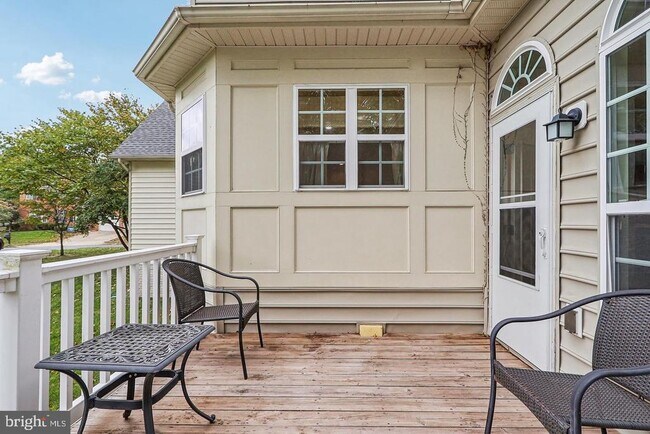 Building Photo - 15303 Glastonbury Way