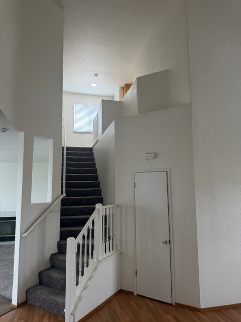 Building Photo - Tracy 3 Bedroom 2.5 Bathroom Home