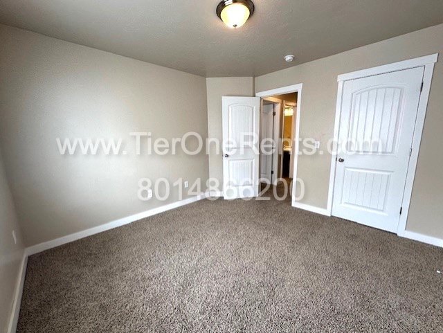 Building Photo - Move in special: $500 off First months rent!