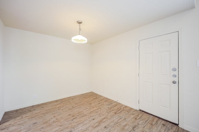 Building Photo - 4911 War Horse Dr