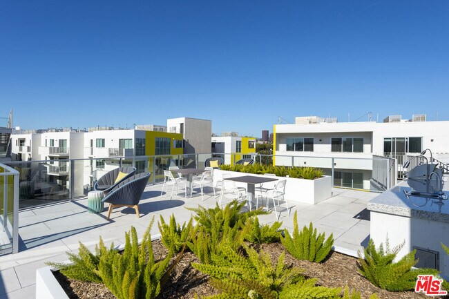 Building Photo - 2929 Pennsylvania Ave