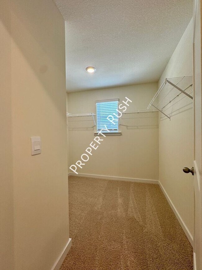 Building Photo - 7535 Bendire Lp