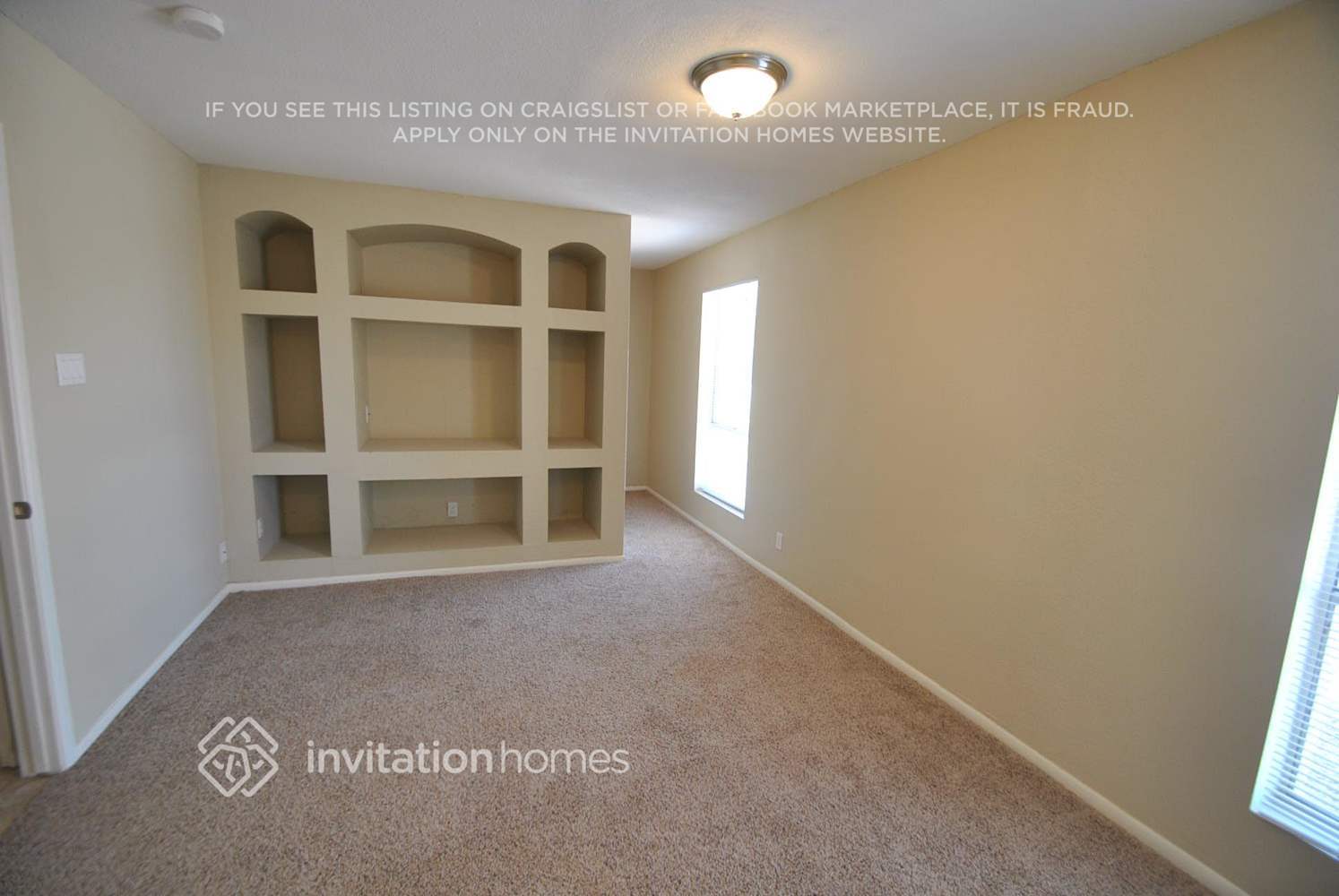 Building Photo - 429 E 10th Dr