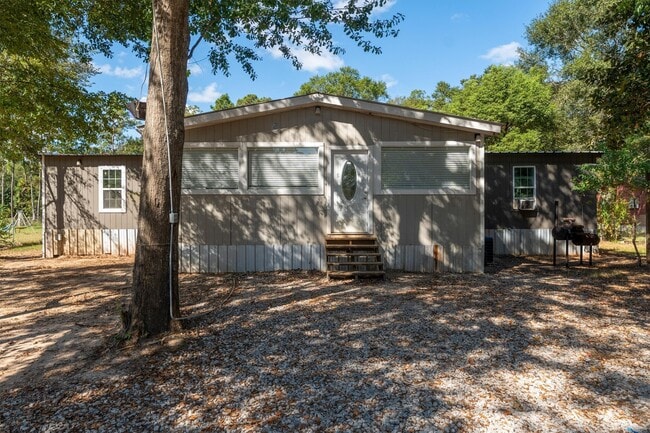 Building Photo - 4424 W Forest Rd